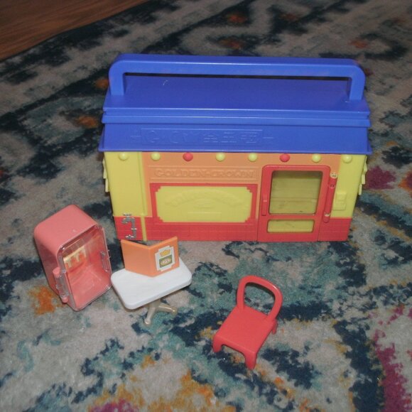 Bluey Takeaway Playset Golden Crown Chinese Restaurant + Cooler Chair Table Menu - Picture 1 of 5